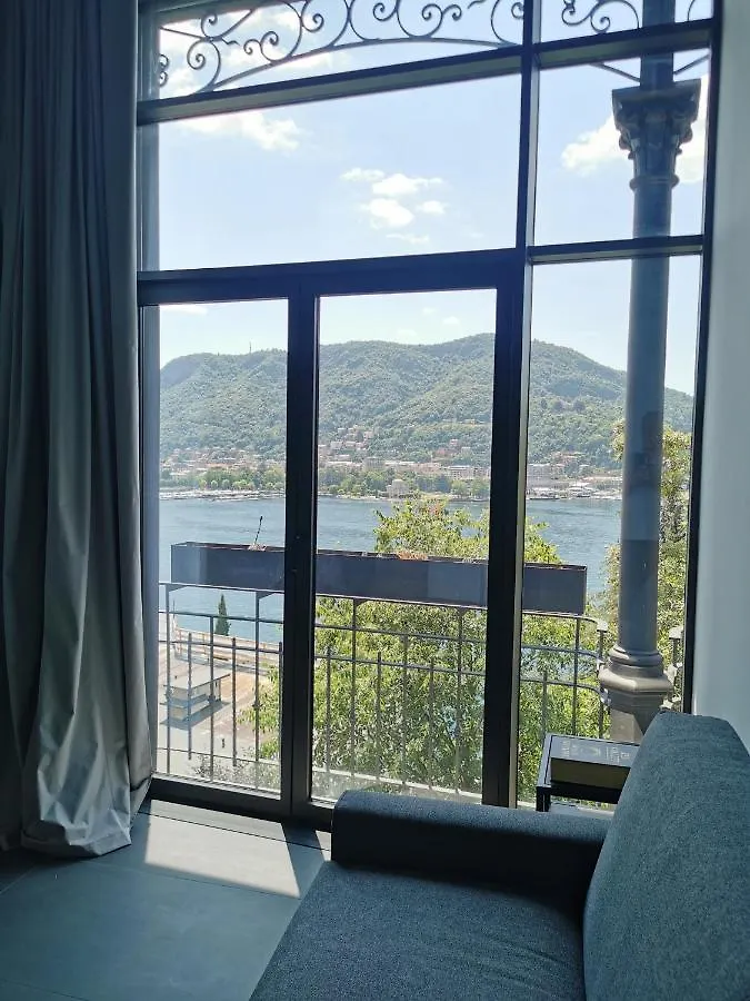 Veranda Lake View Como Apartamento