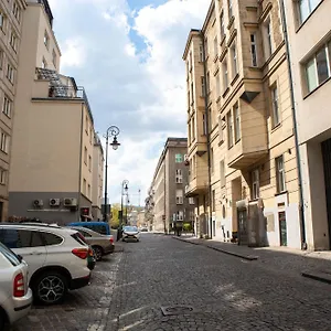 https://smolna-9-warszawa-centrum.warsawhotelspoland.com